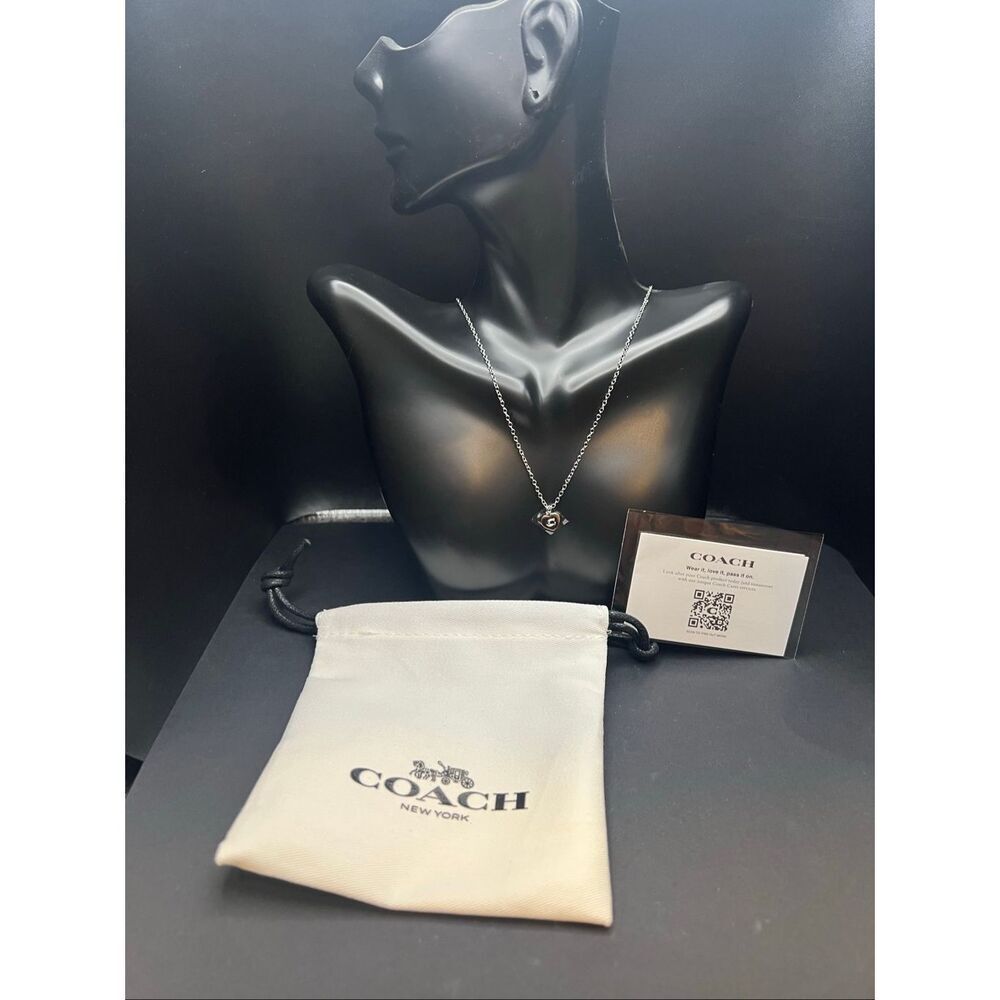 New! Coach Signature C Heart Pendant Necklace With Jewelry Pouch - Picture 1 of 9